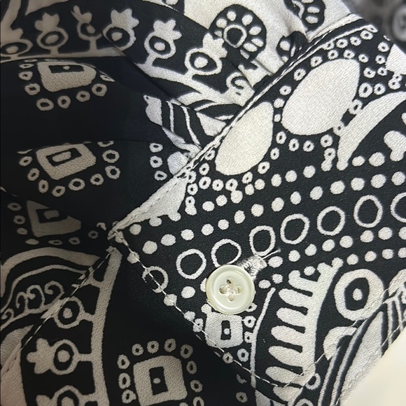 LOFT Black and White Graphic Long Sleeve Blouse - Picture 3 of 4